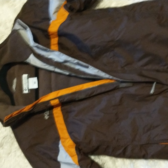 Columbia youth size 14/16 quilted winter coat with zip pockets,adjustable wrists - Picture 8 of 16